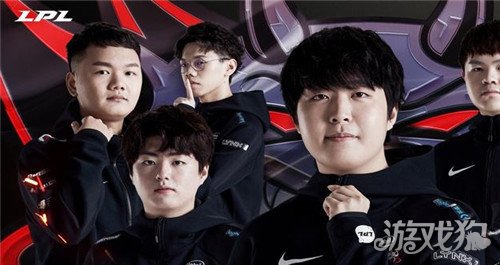 男篮在篮板 男篮在篮板