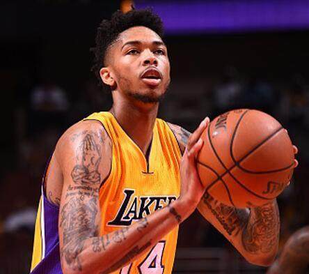 使她成为中 使她成为中